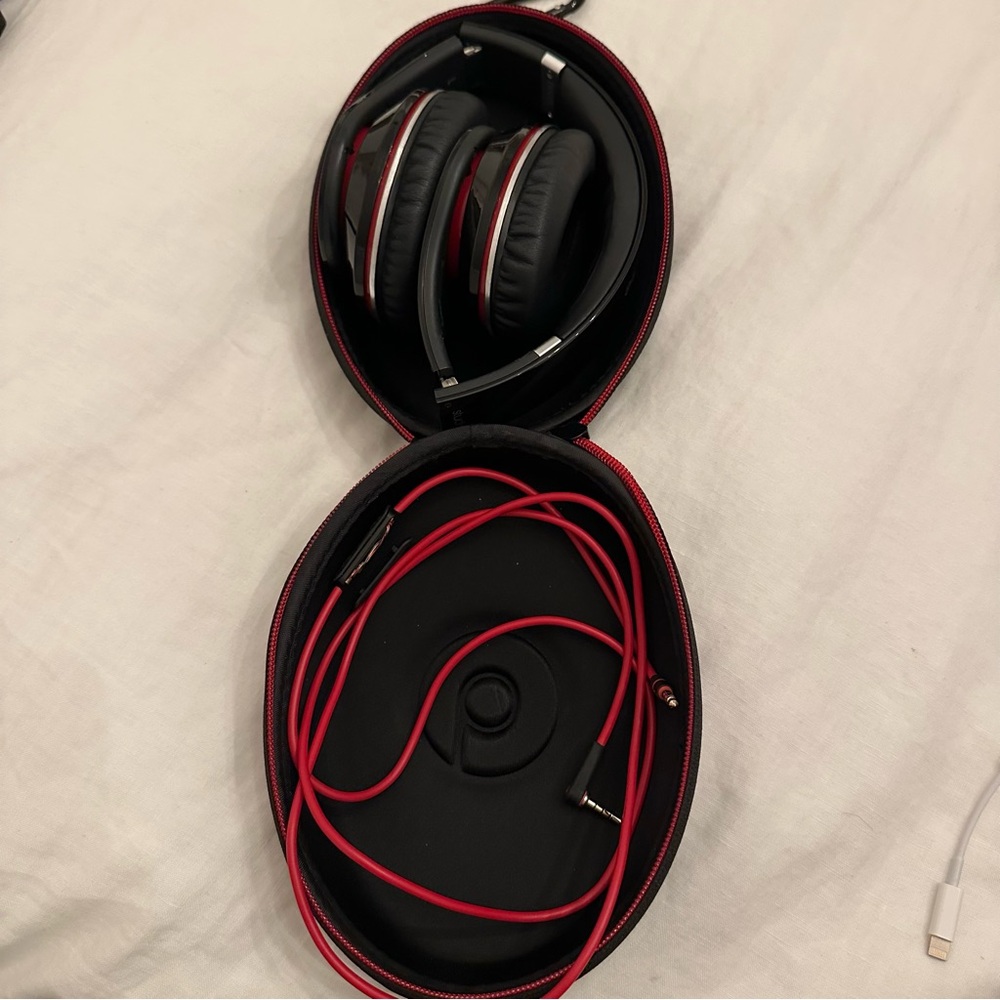 Beats by Dre Studio Wired Headphones with Case and Adapter